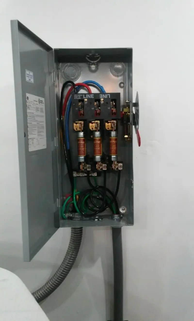 Three-phase disconnect switch installed for Smoke Detector Installation in Royersford